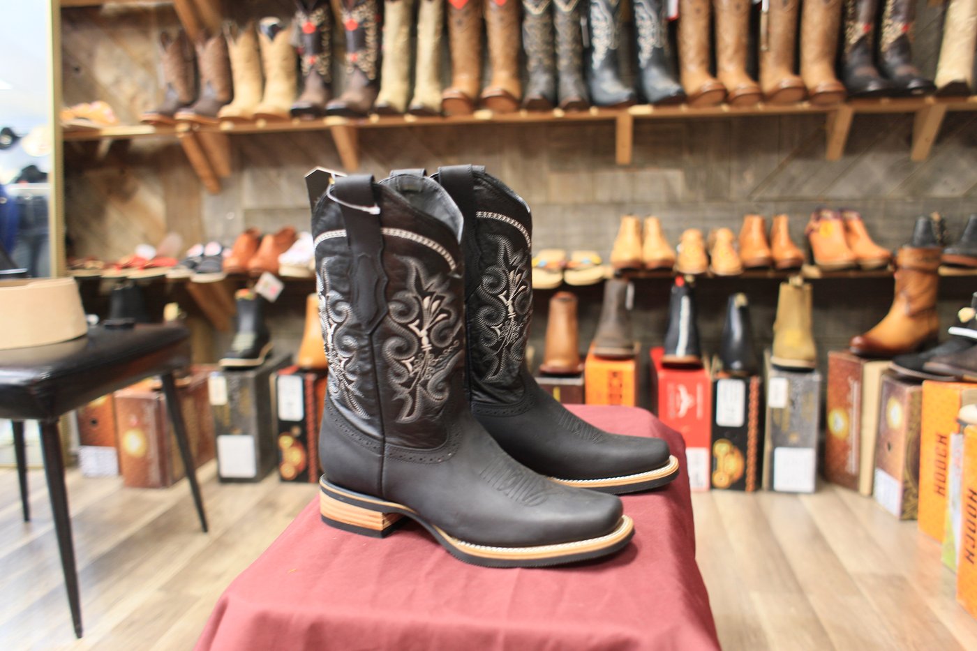 Bota negra