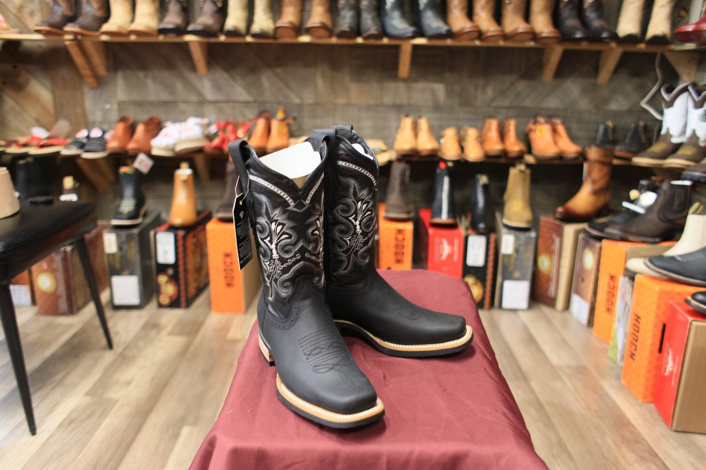 Bota negra 3