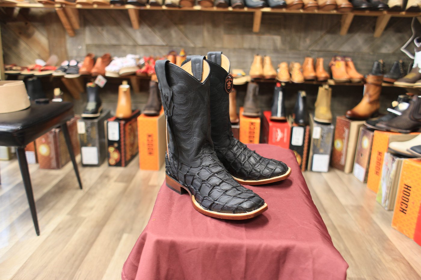 Bota negra 4
