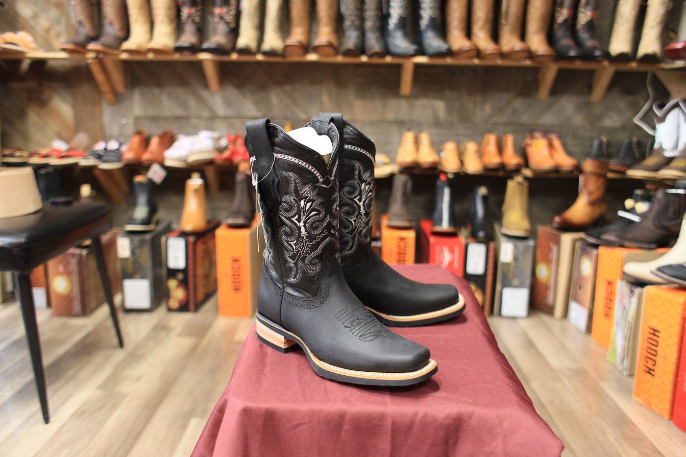 Bota negra 5