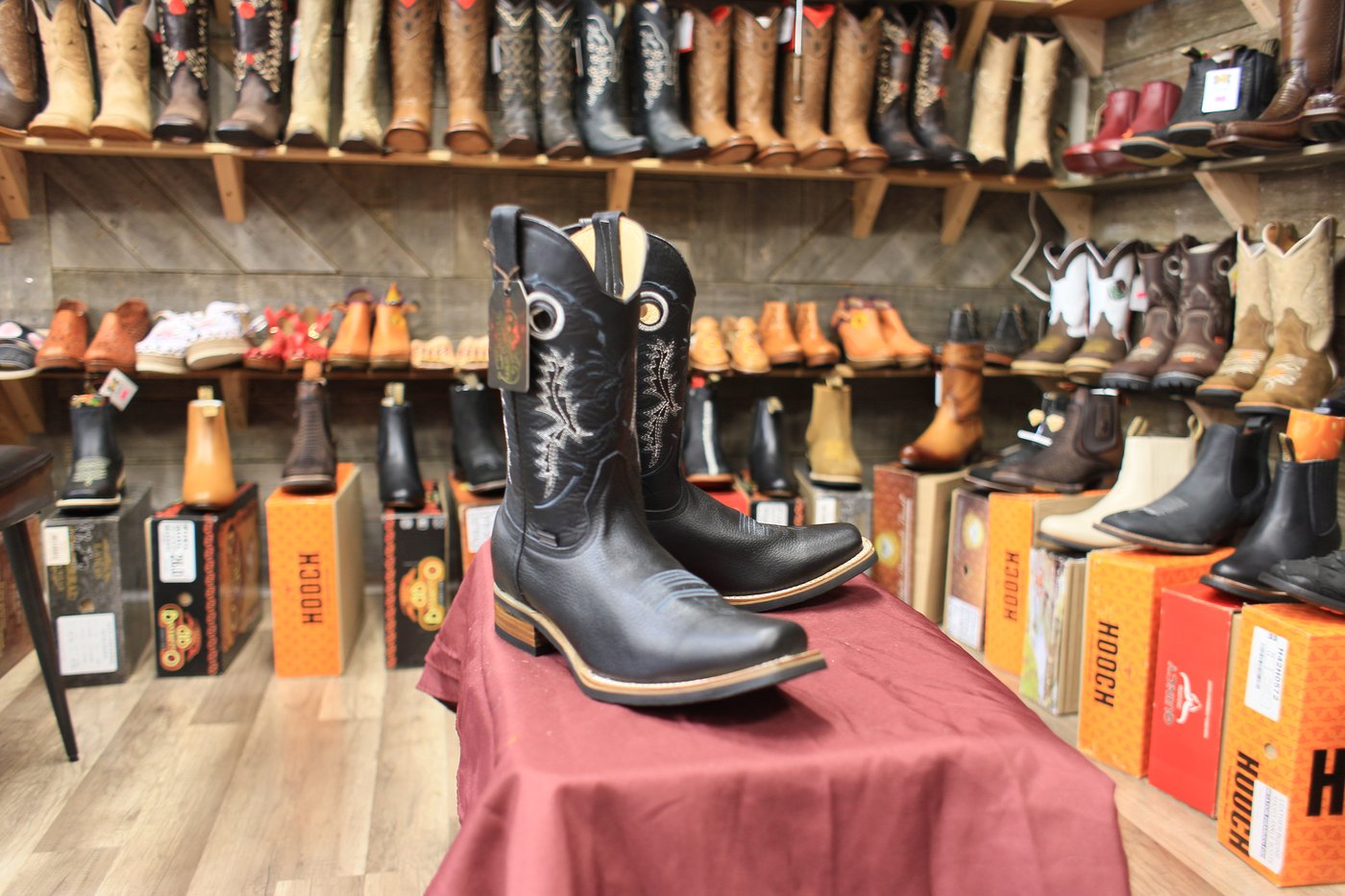 Bota negra 8