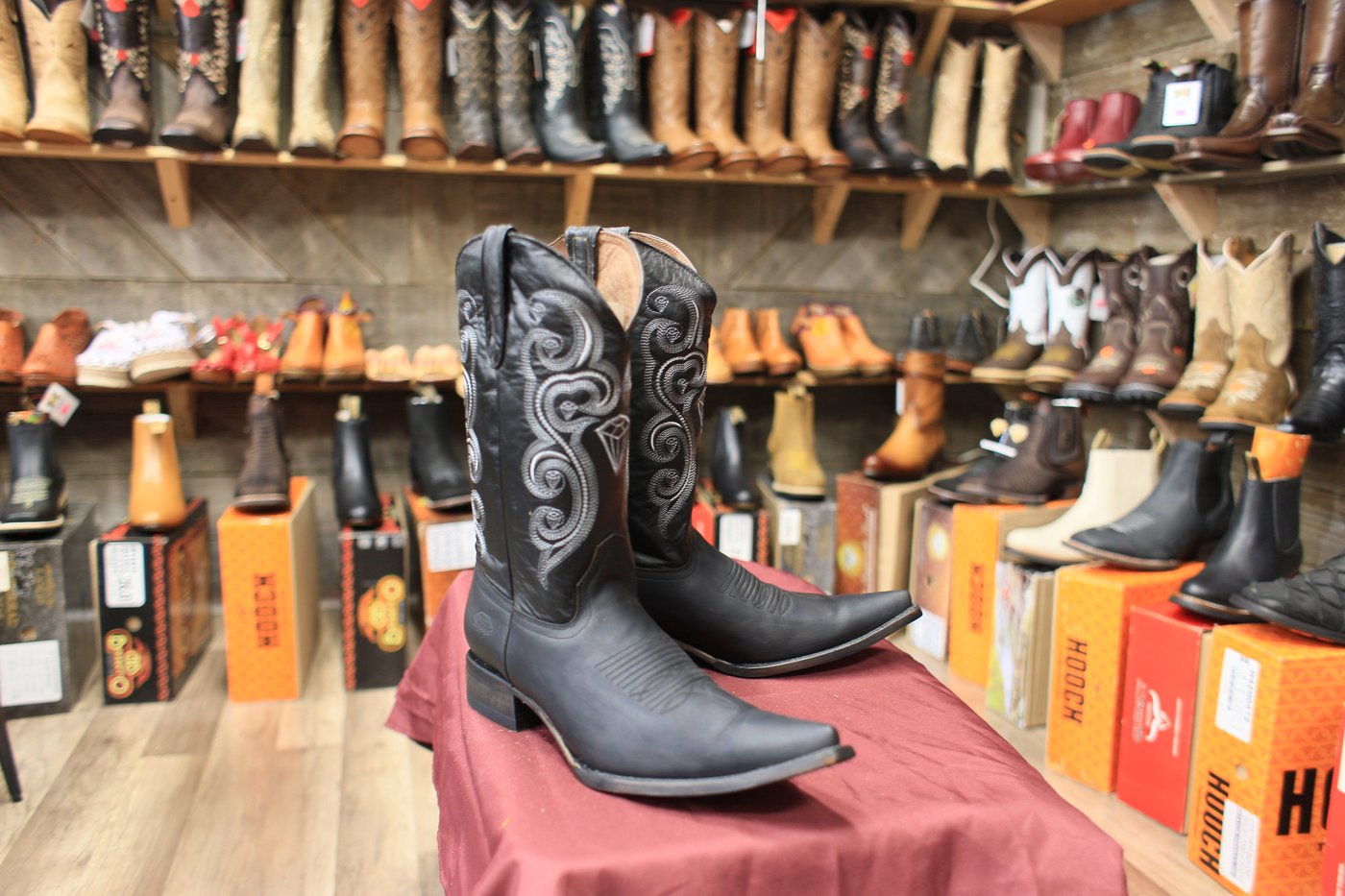 Bota negra 9