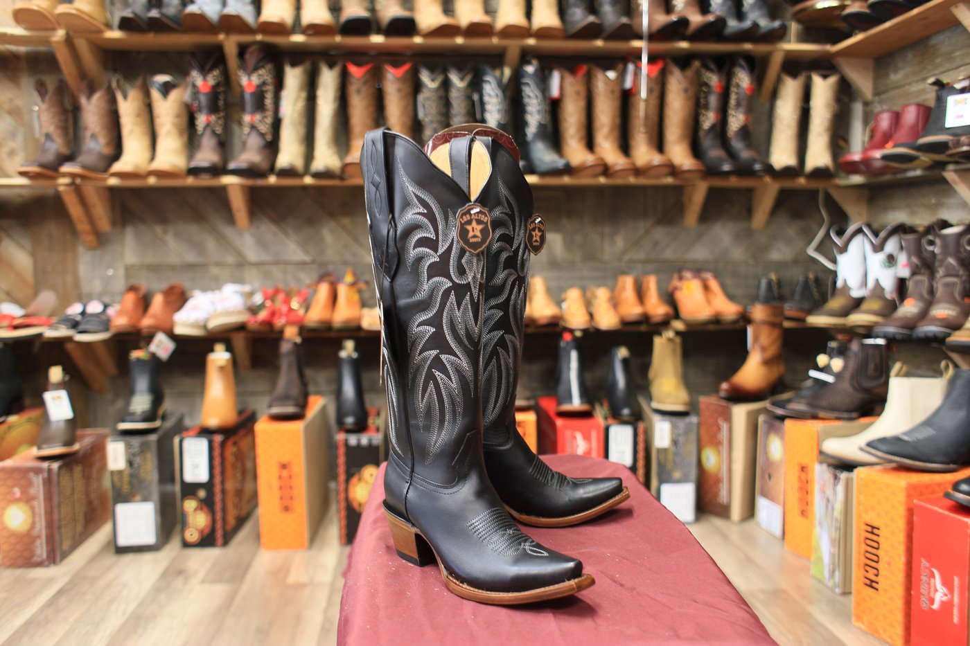Bota negra 10
