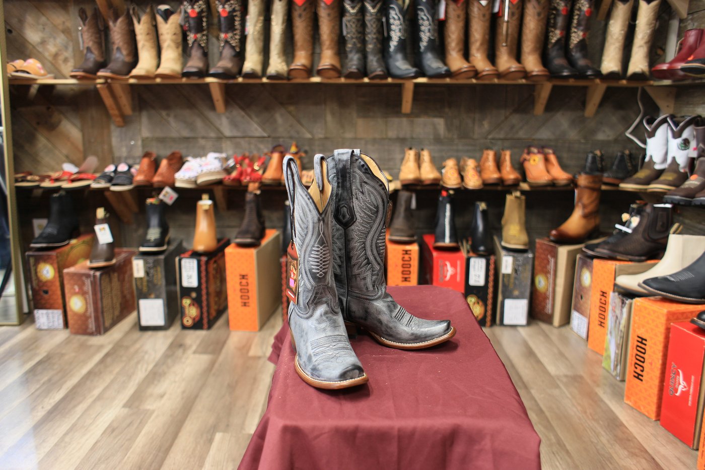 Bota negra 12