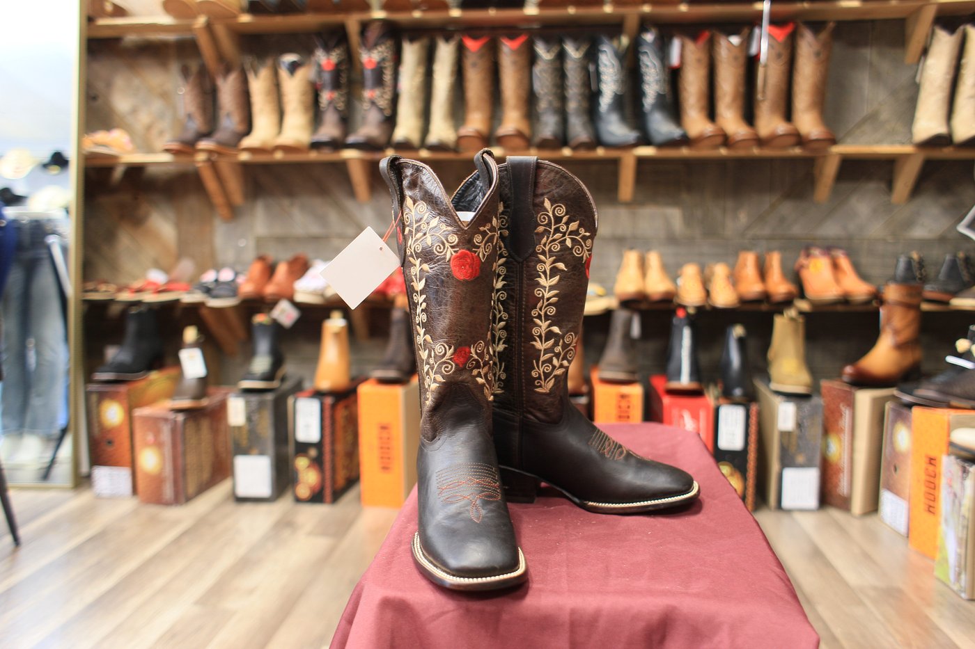 Bota negra 14