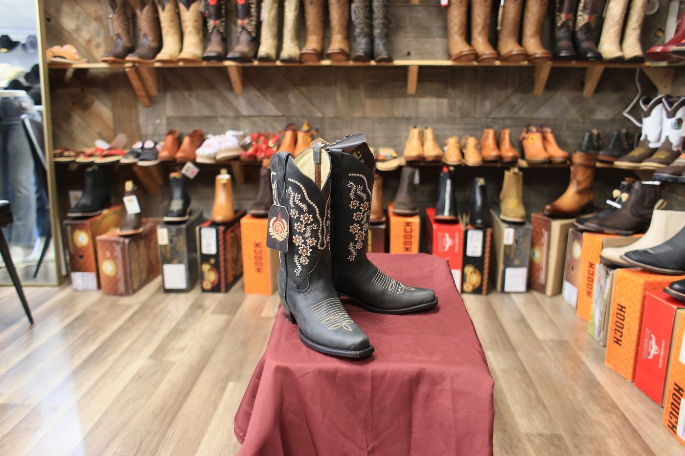 Bota negra 15